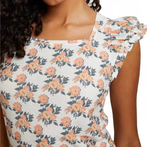 NEW NATION LTD cameo print notched ruffle tank top in peach blossom - Picture 2 of 3